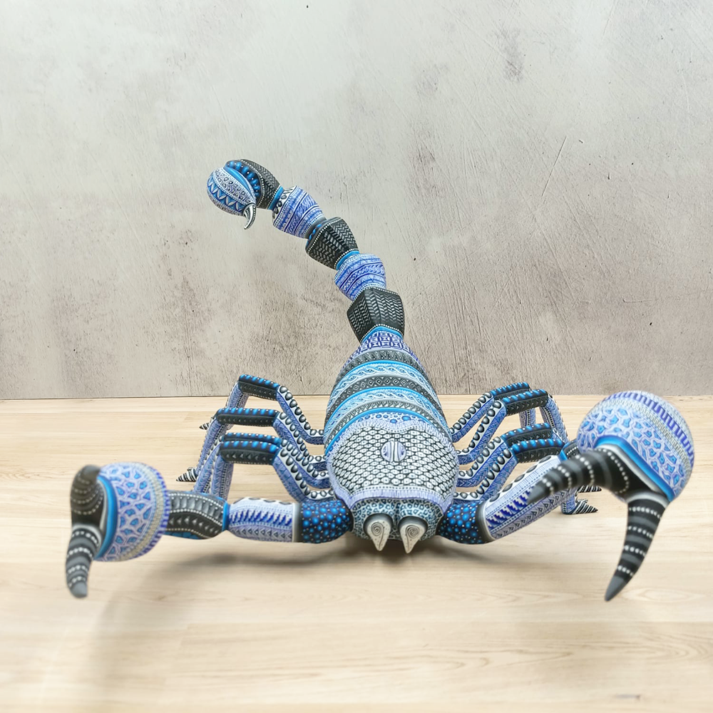 Escorpión alebrije azul