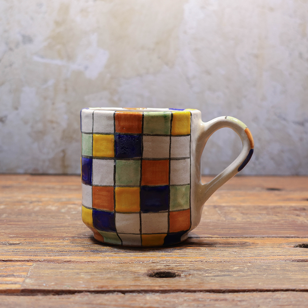 Coloured checkered mug