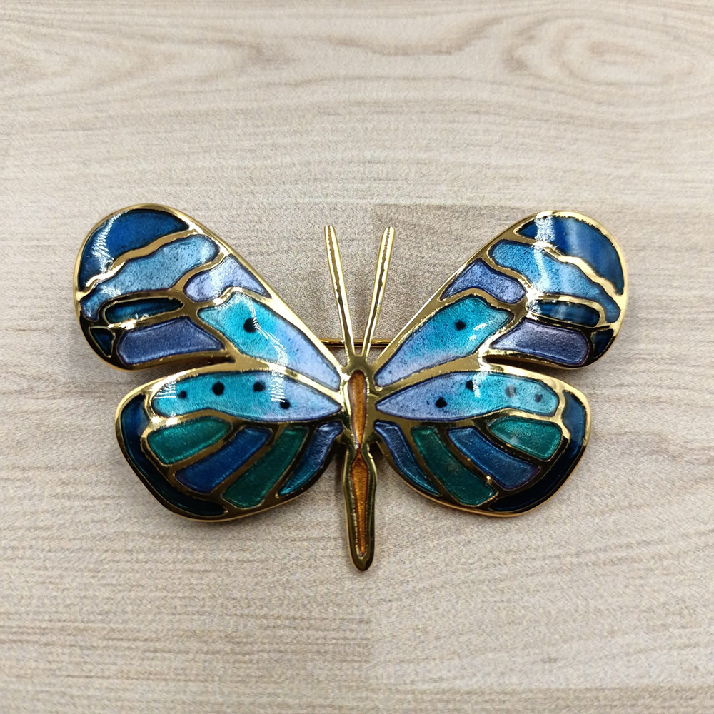 Prendedor broche mariposa alas abiertas