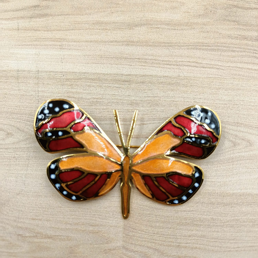 Prendedor broche mariposa alas abiertas