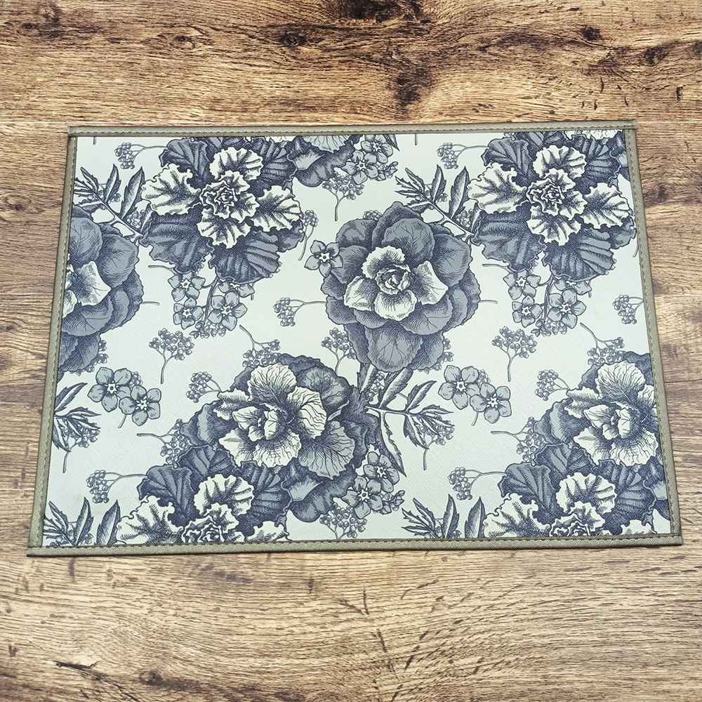 Reversible beige placemat with flowers and fine herbs