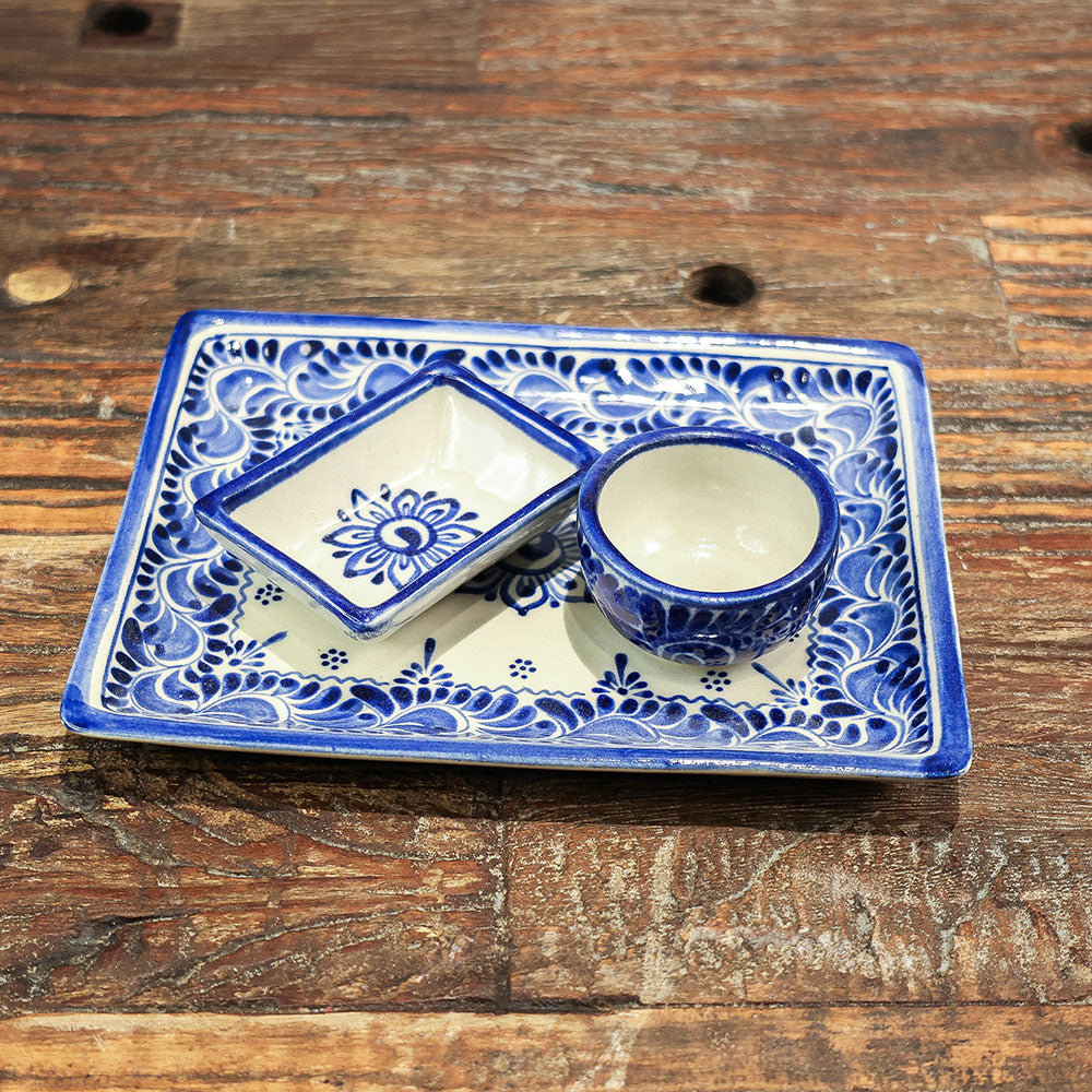 Set de charola y dos bowls diseño flor azul para servir tequila