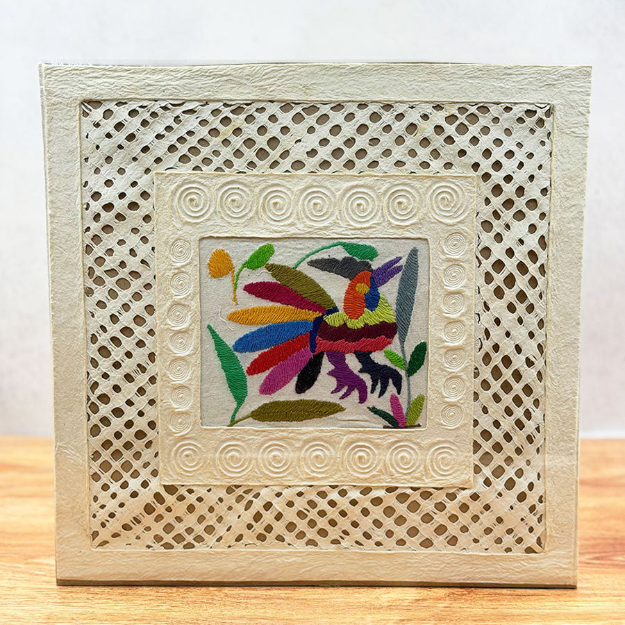 Amate con arte otomí mediano