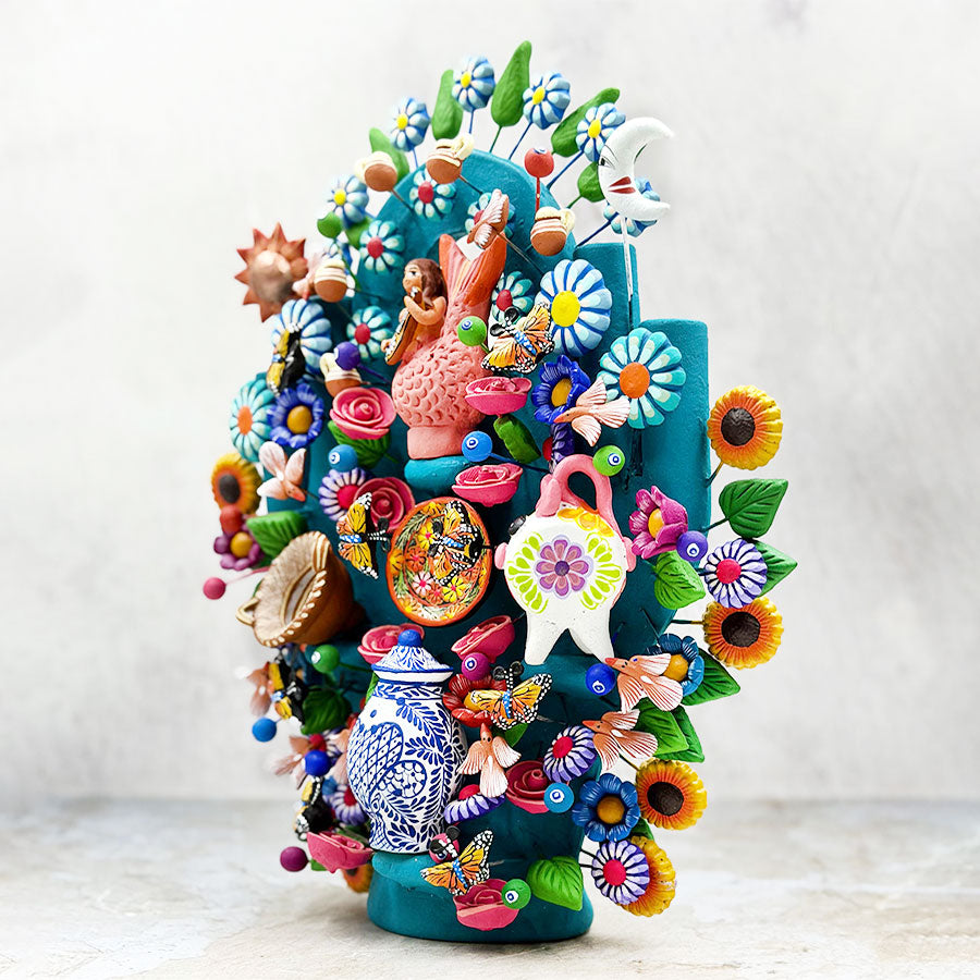 Árbol de la vida con alfarería mexicana