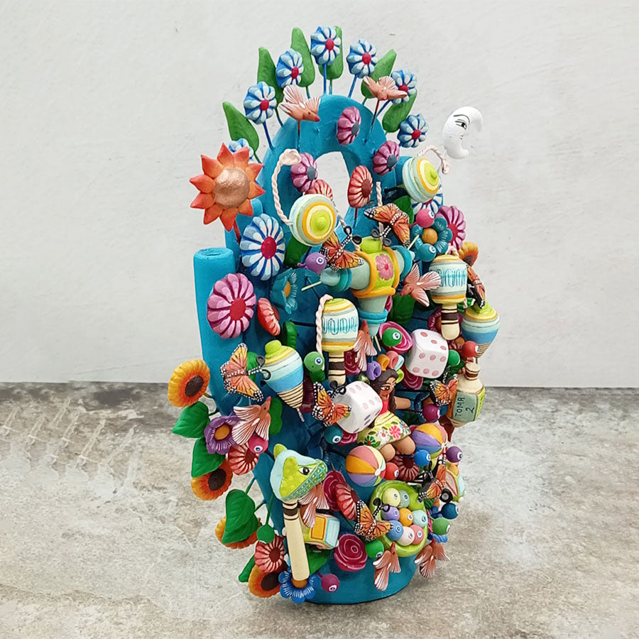Árbol de la vida aqua con juguetes mexicanos