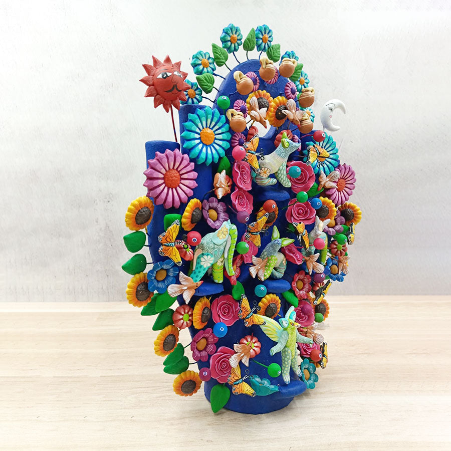 Árbol de la vida azul marino con alebrijes