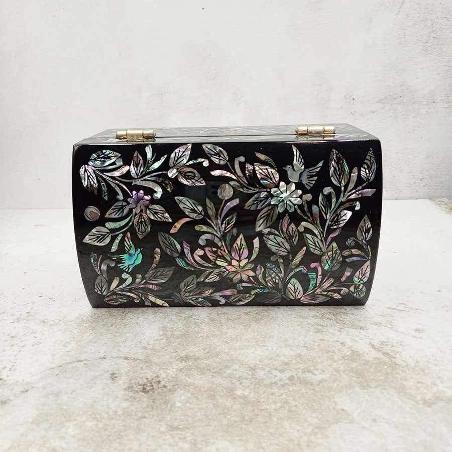 Trunk with shell inlay #20
