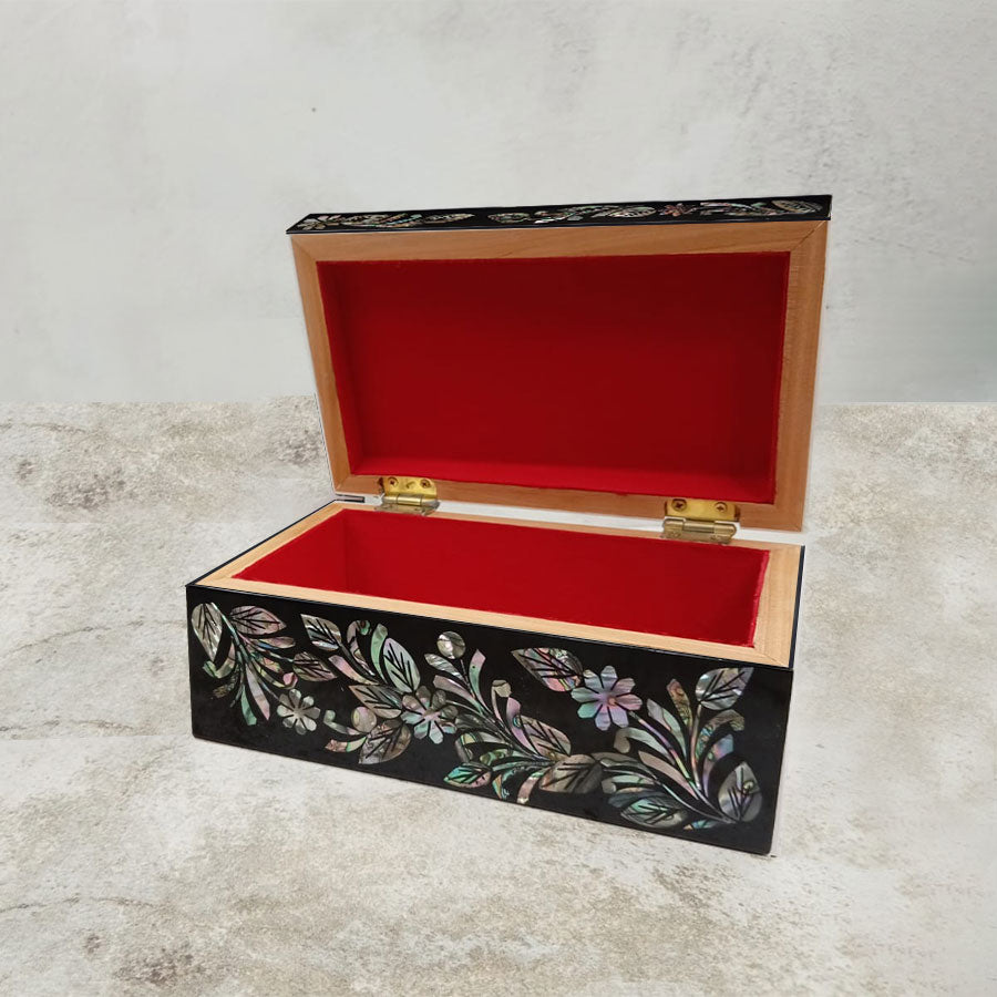 Trunk with shell inlay #20