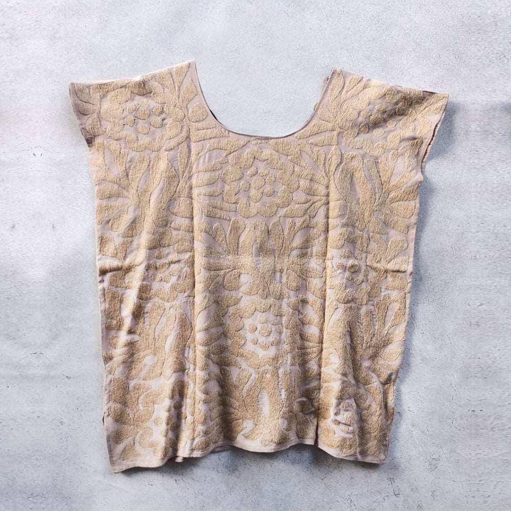 Jalapa blouse with embroidered flowers