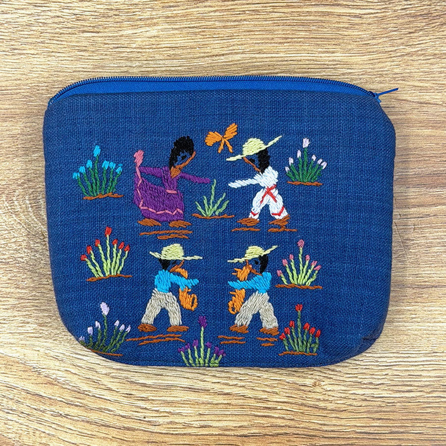Bag with embroidered Mexican scenes