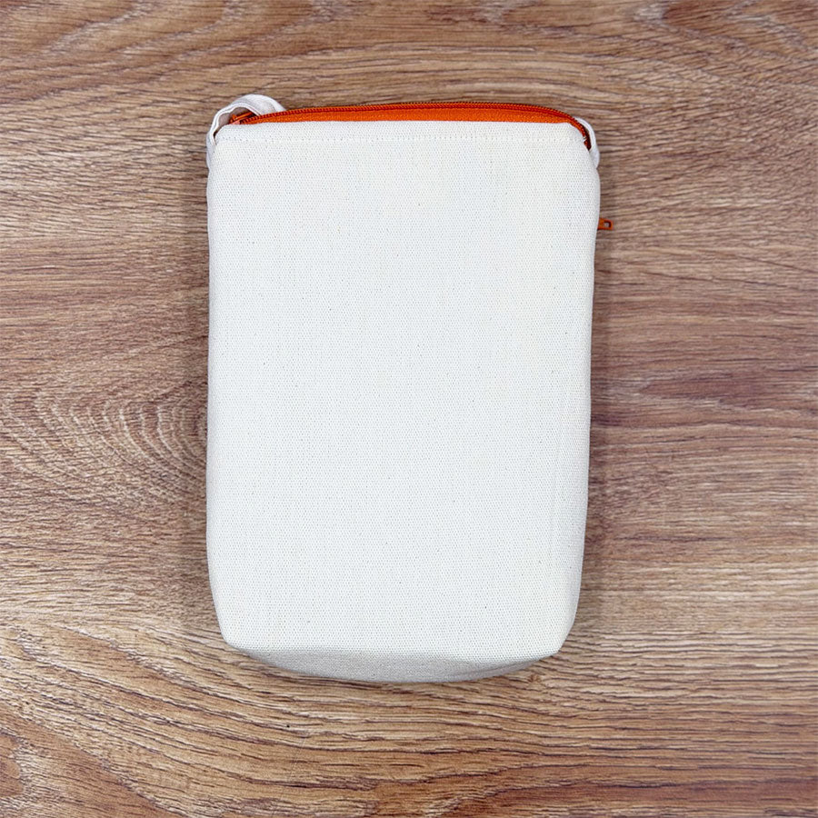 Bolsa beige con cierre y bordado otomí de colores