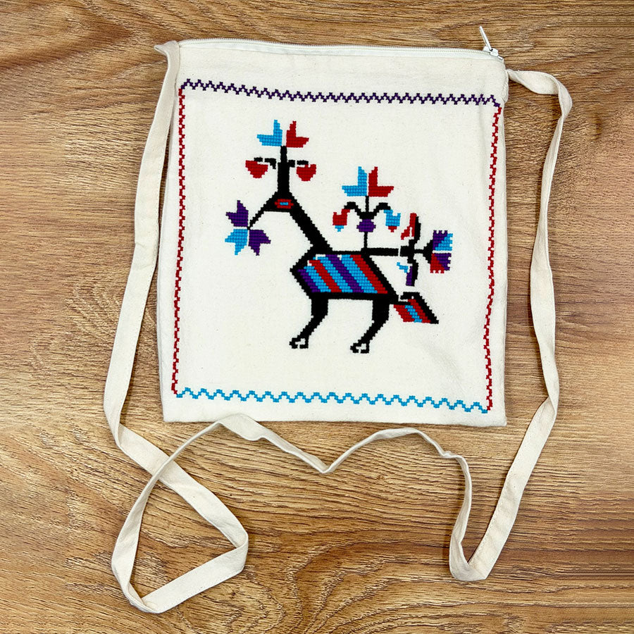 Beige bag with embroidered deer