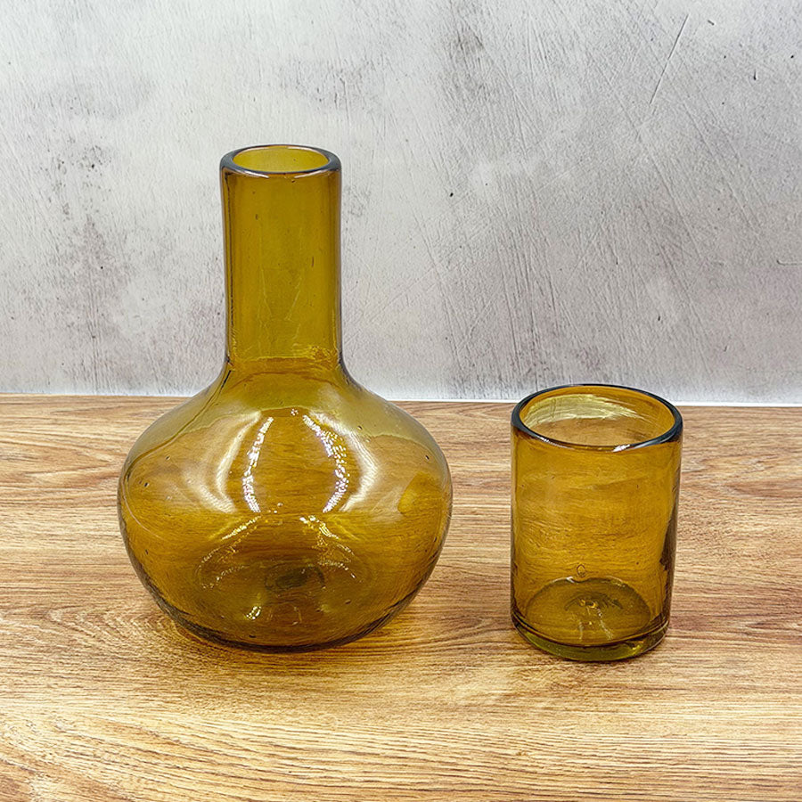 Ball-shaped water bottle for nightstand