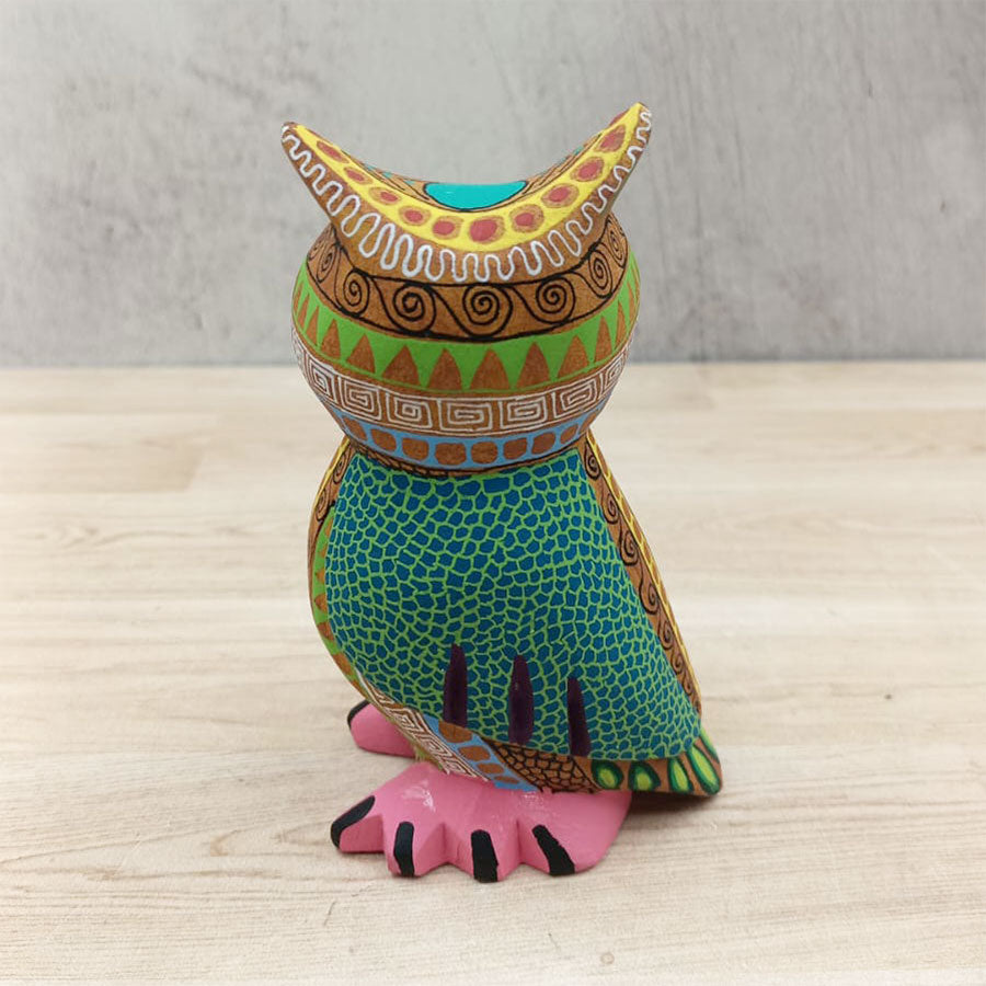 Búho alebrije café y verde
