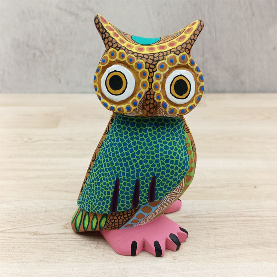 Búho alebrije café y verde