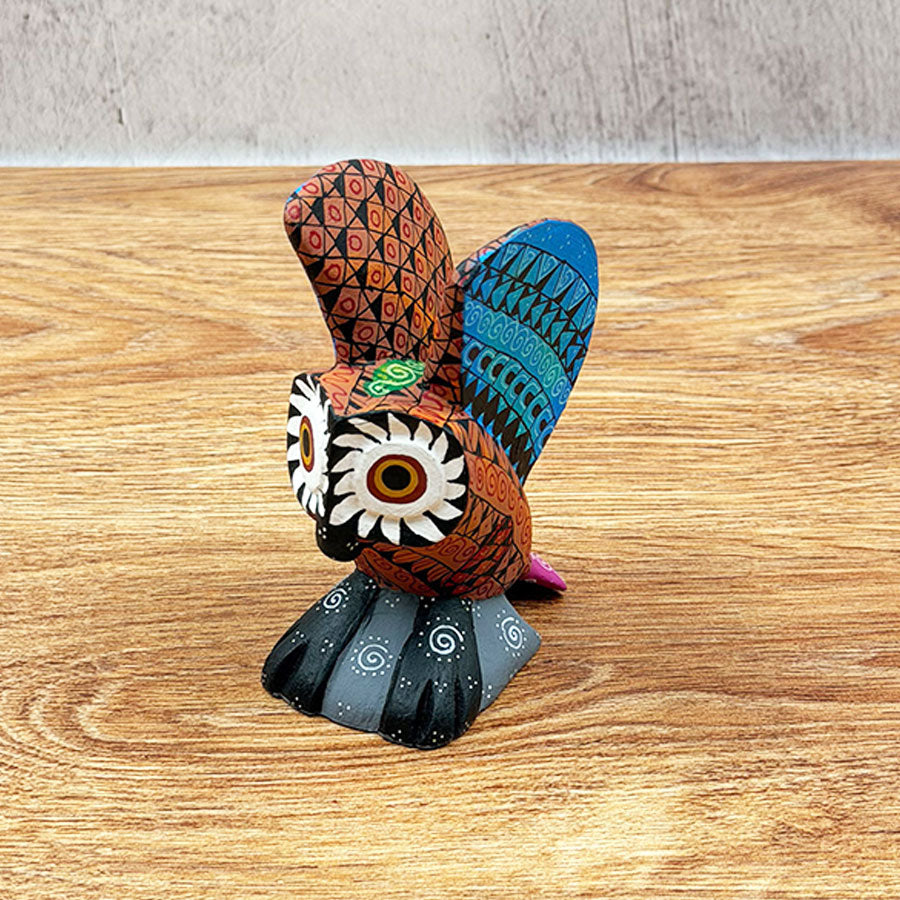 Búho alebrije café y azul