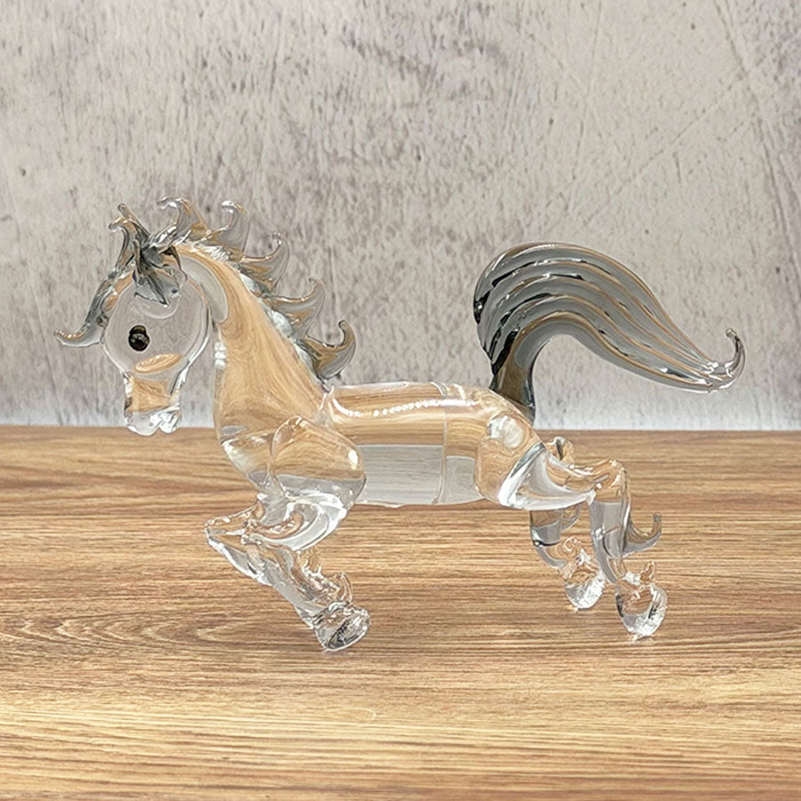Caballo de vidrio soplado transparente