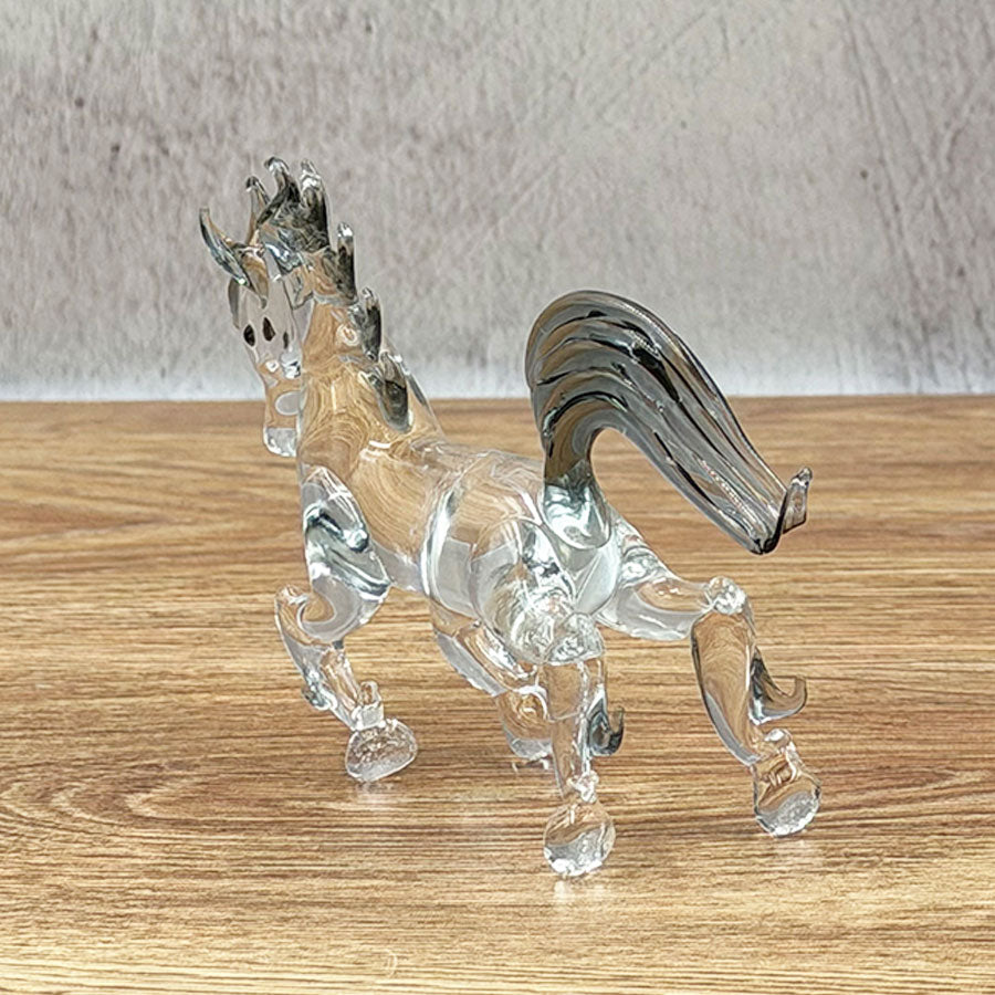 Caballo de vidrio soplado transparente