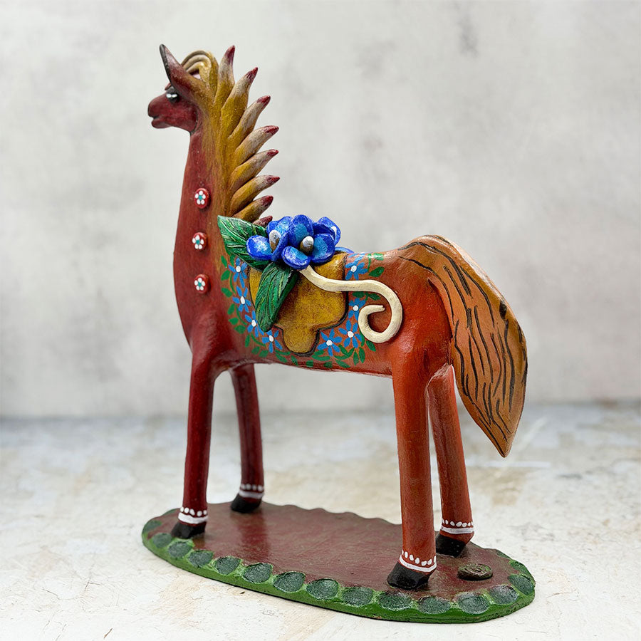 Caballo rojo pintado