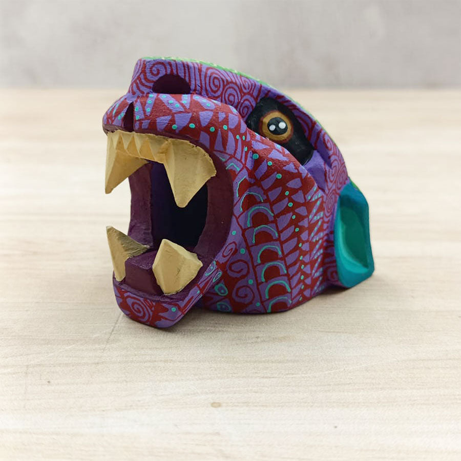 Cabeza jaguar morada