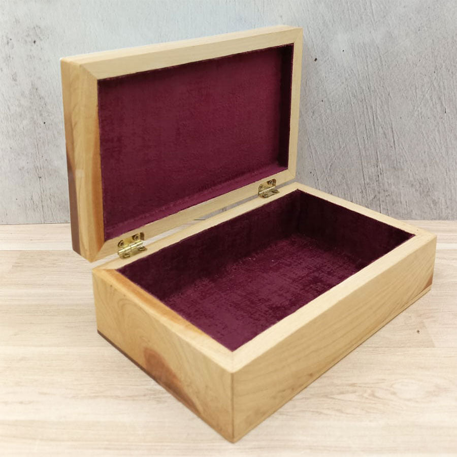 Rectangular box with shell inlay #17