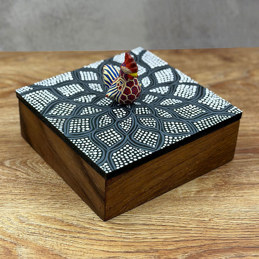 Square box with decorated lid with rooster