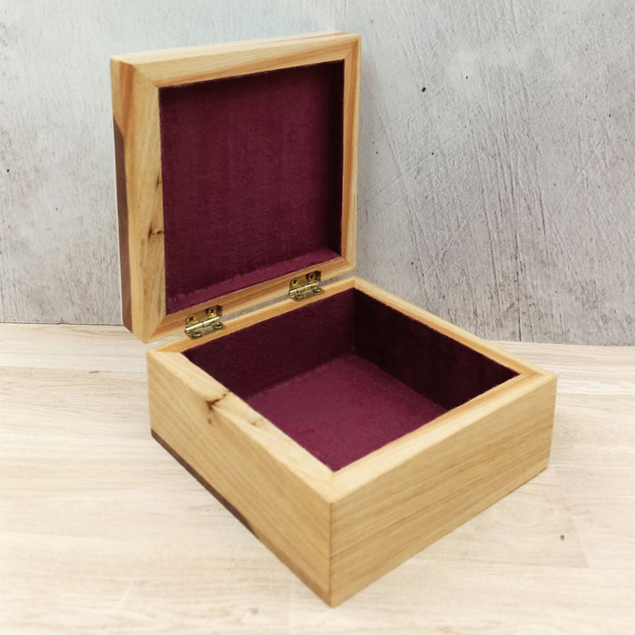 Square box with shell inlay #20