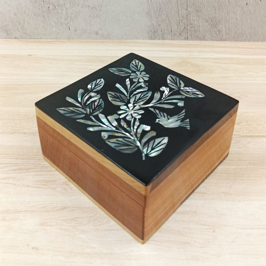 Square box with shell inlay #20