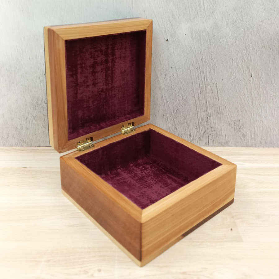 Square box with shell inlay #20