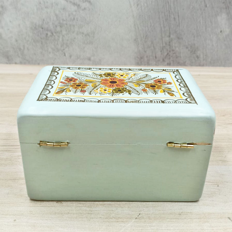 White lacquered wooden box