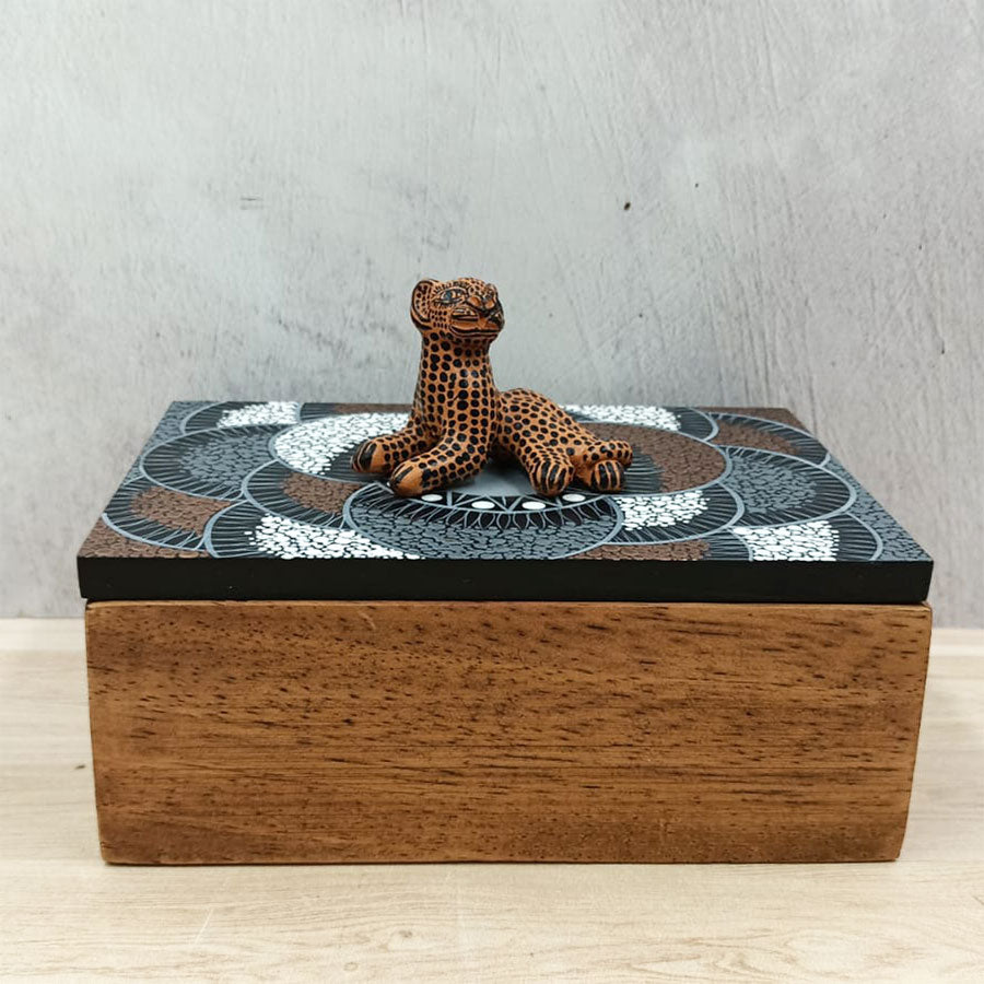 Special box with jaguar