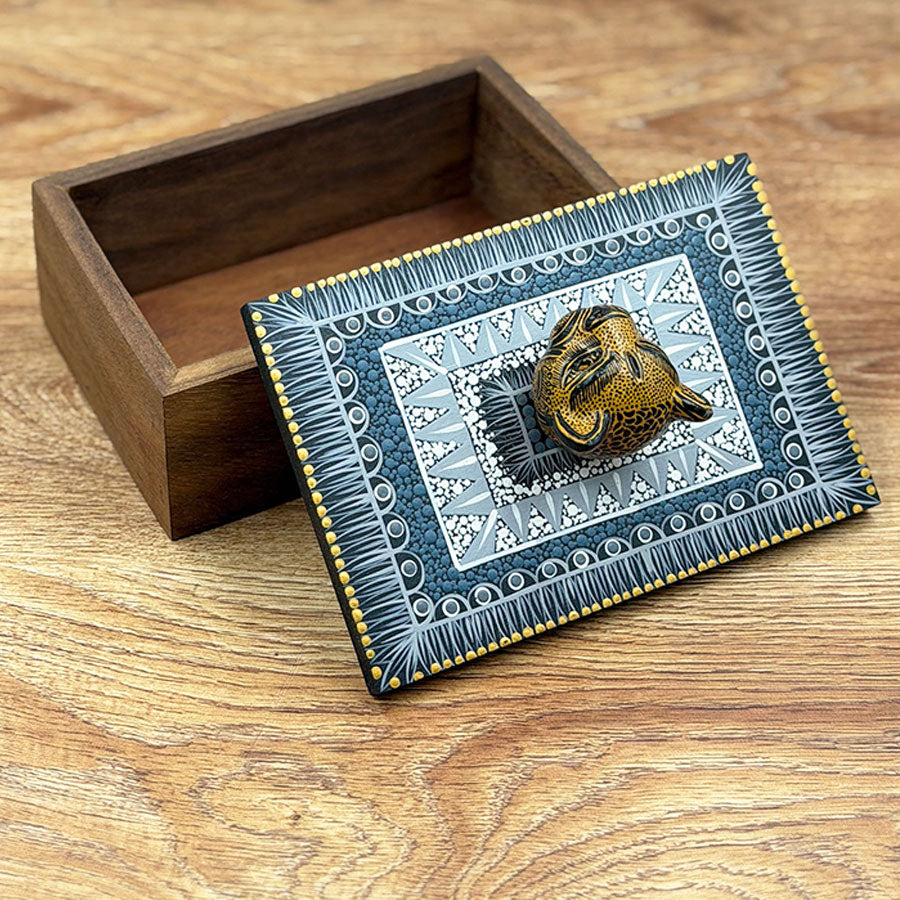 Special box with jaguar head