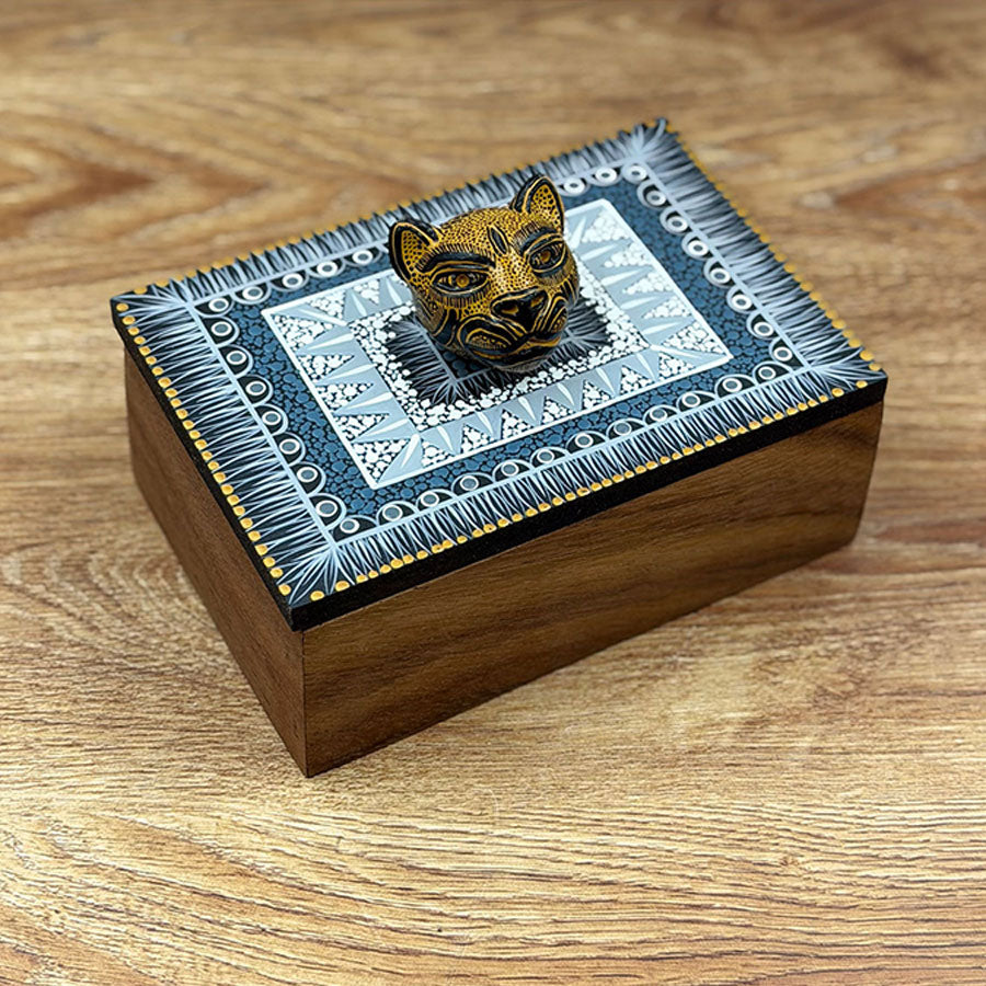 Special box with jaguar head