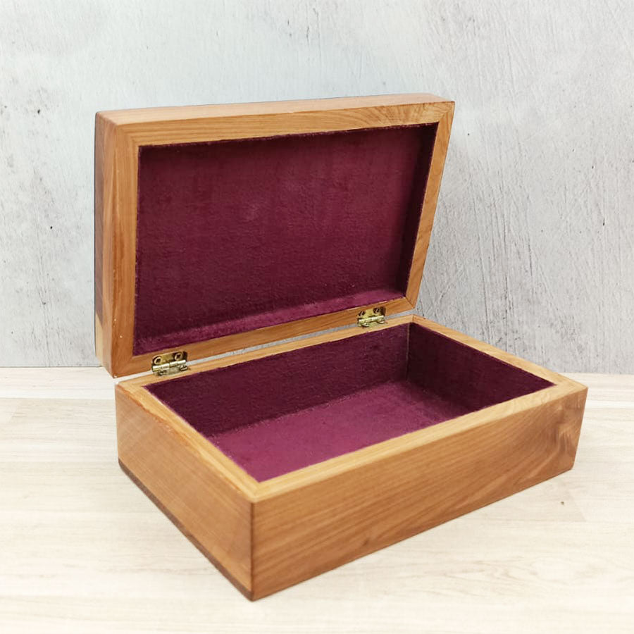 Rectangular box with shell inlay #17