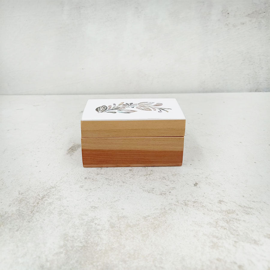 Rectangular box with shell inlay #10