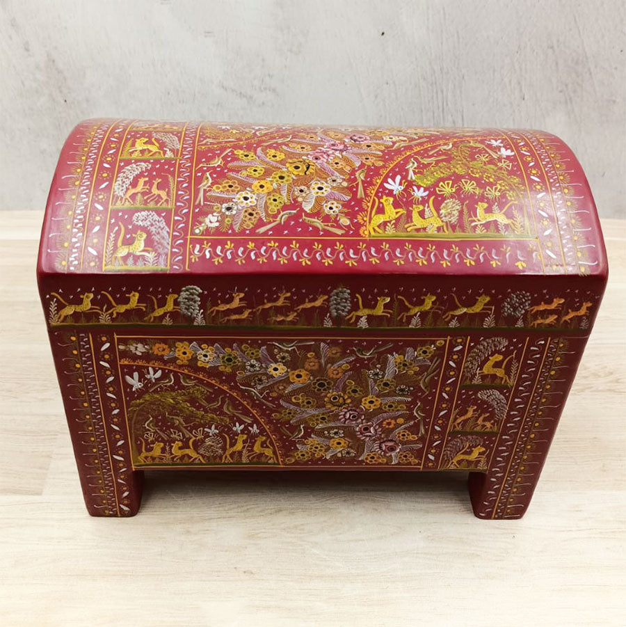 Fine red wooden "tostón" box