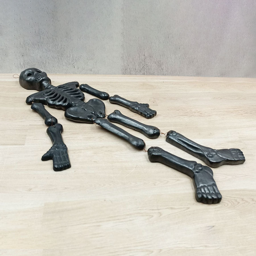 Calaverita negra articulada