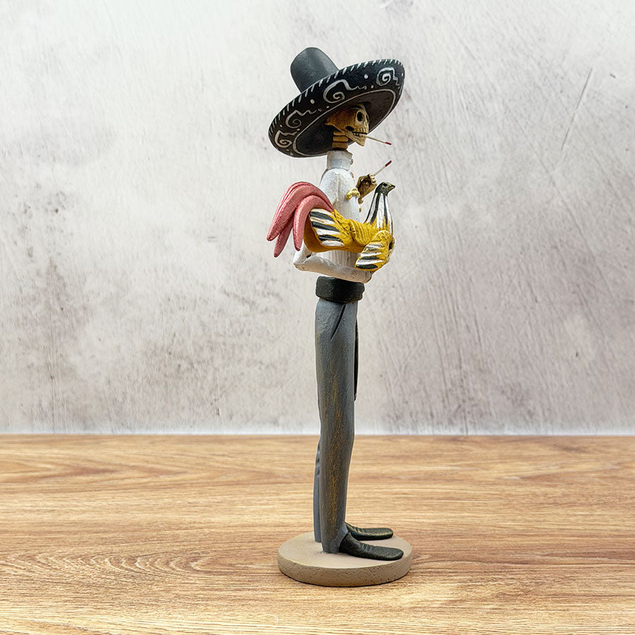 White and gray cockfighting catrín