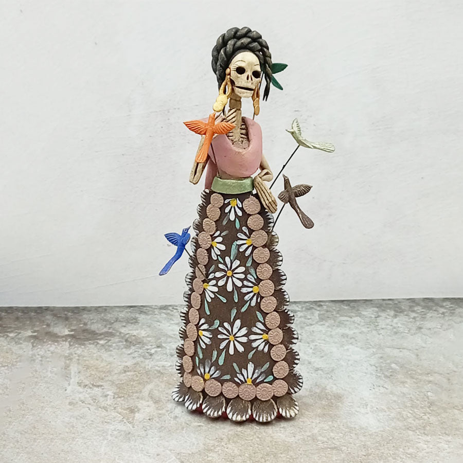 Catrina con vestido decorado y pajaritos