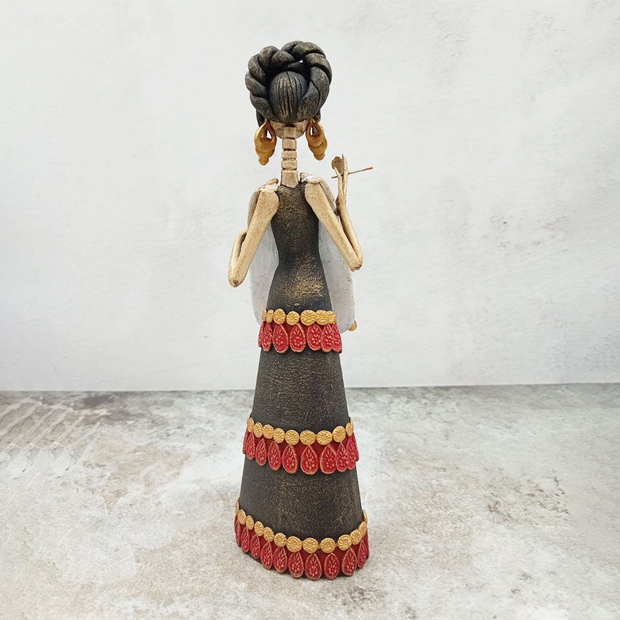 Catrina vestido café y peto blanco