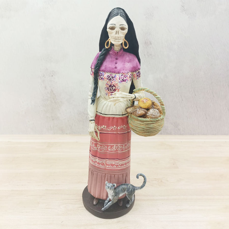 Catrina campesina con canasto de pan dulce