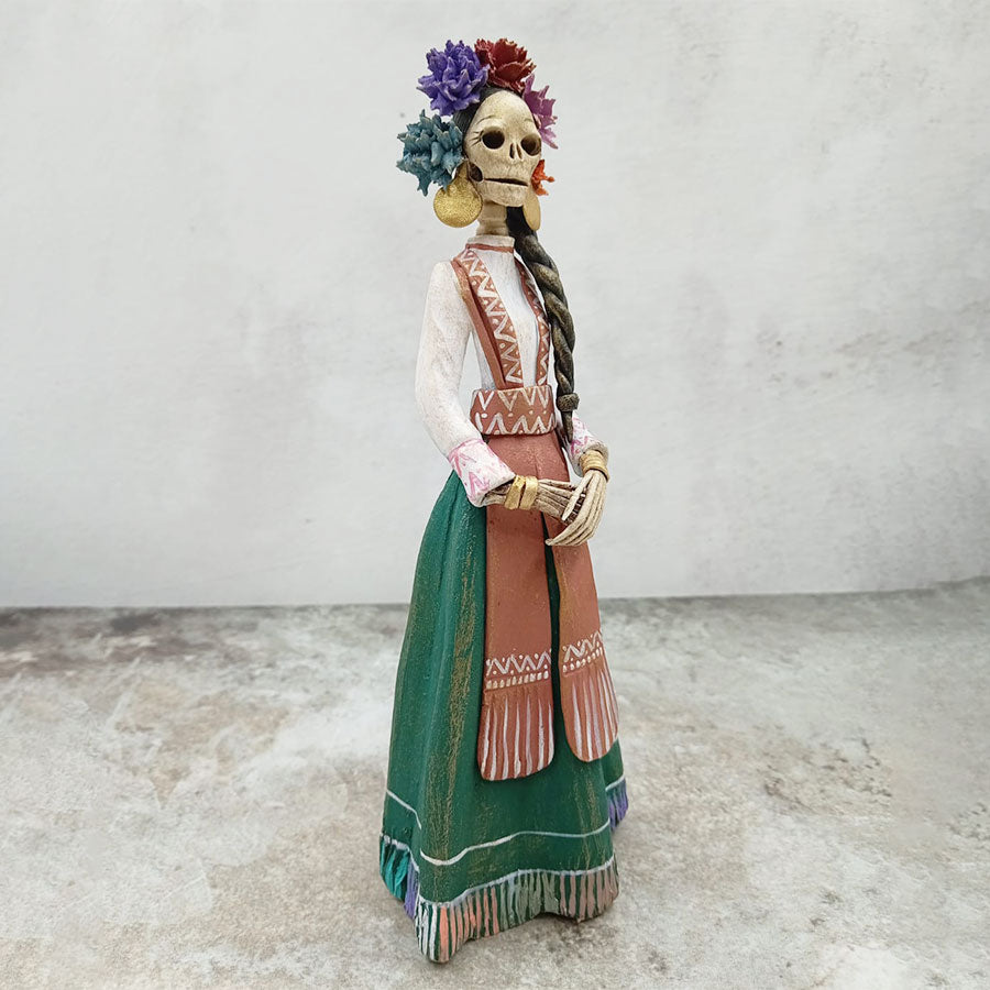 Catrina con tocado de flores de colores