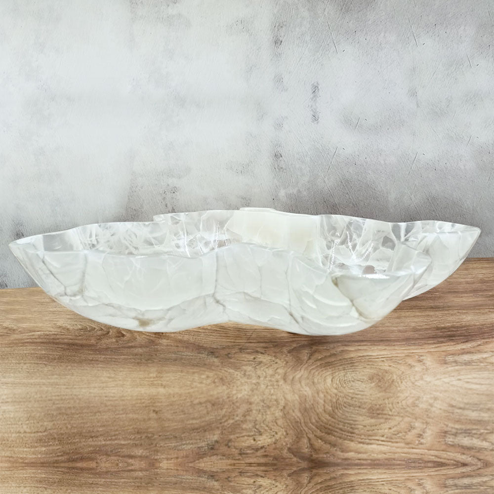 Irregular white onyx centerpiece