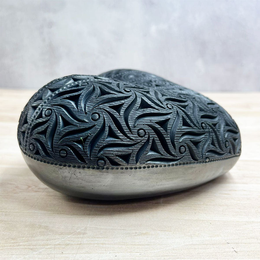 Corazón barro negro chico