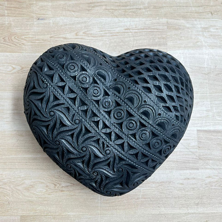 Corazón barro negro chico