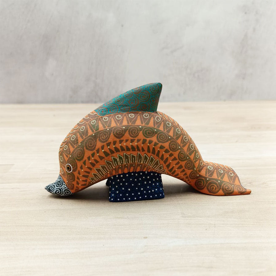 Delfín alebrije naranja