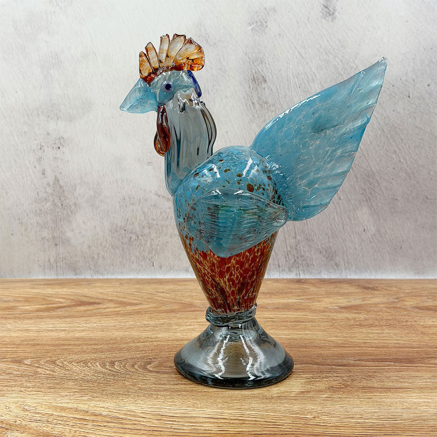Gallo azul y rojo con pie de vidrio soplado