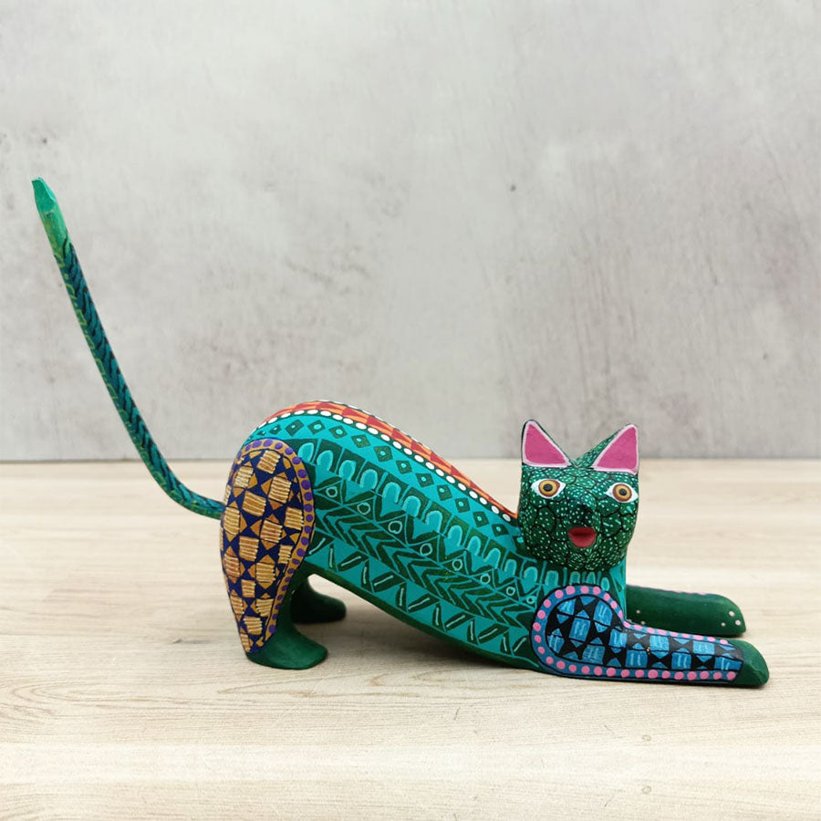 Gatito alebrije aqua y verde