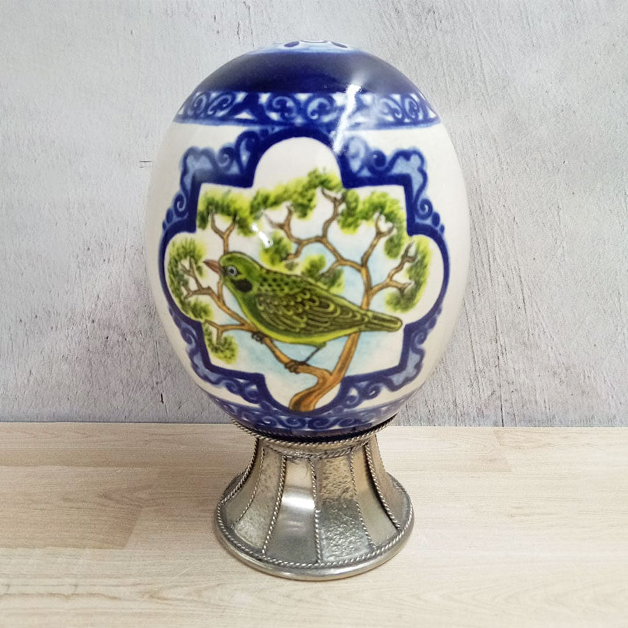 Huevo decorado con pajarito