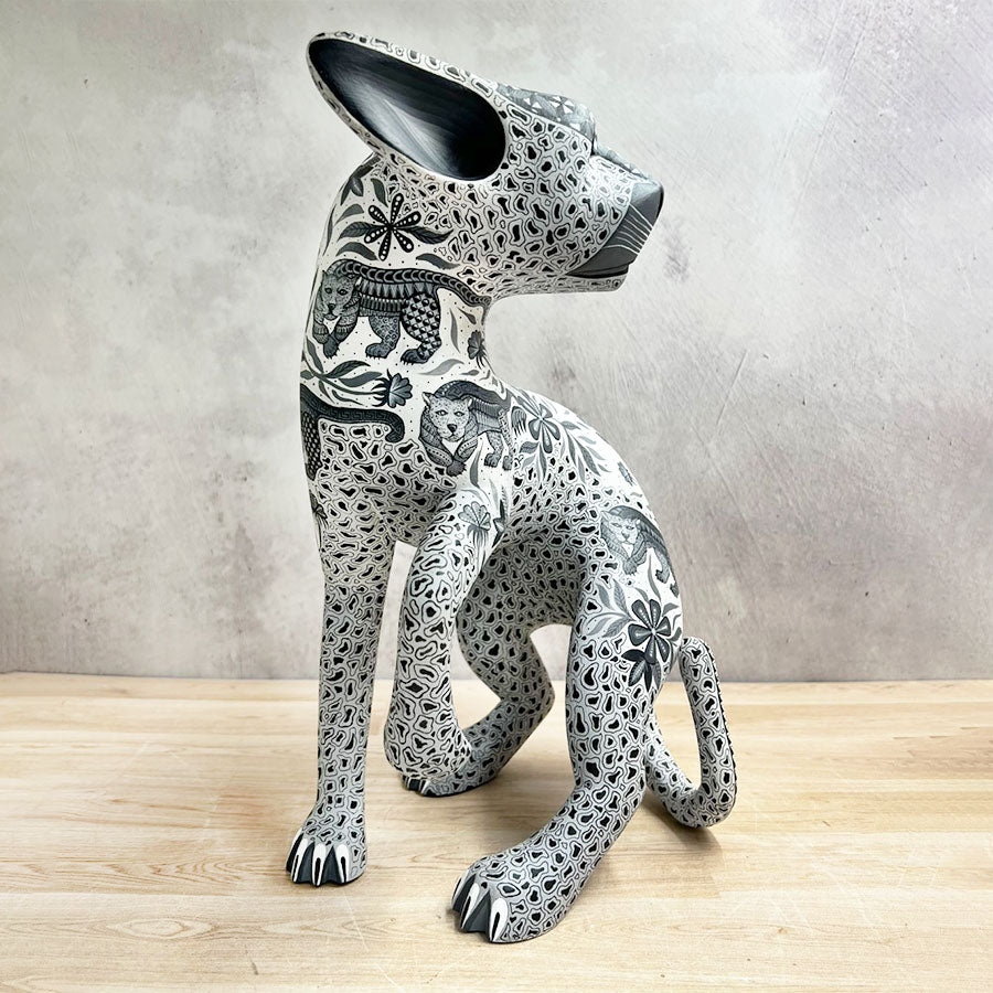 Jaguar alebrije blanco y gris